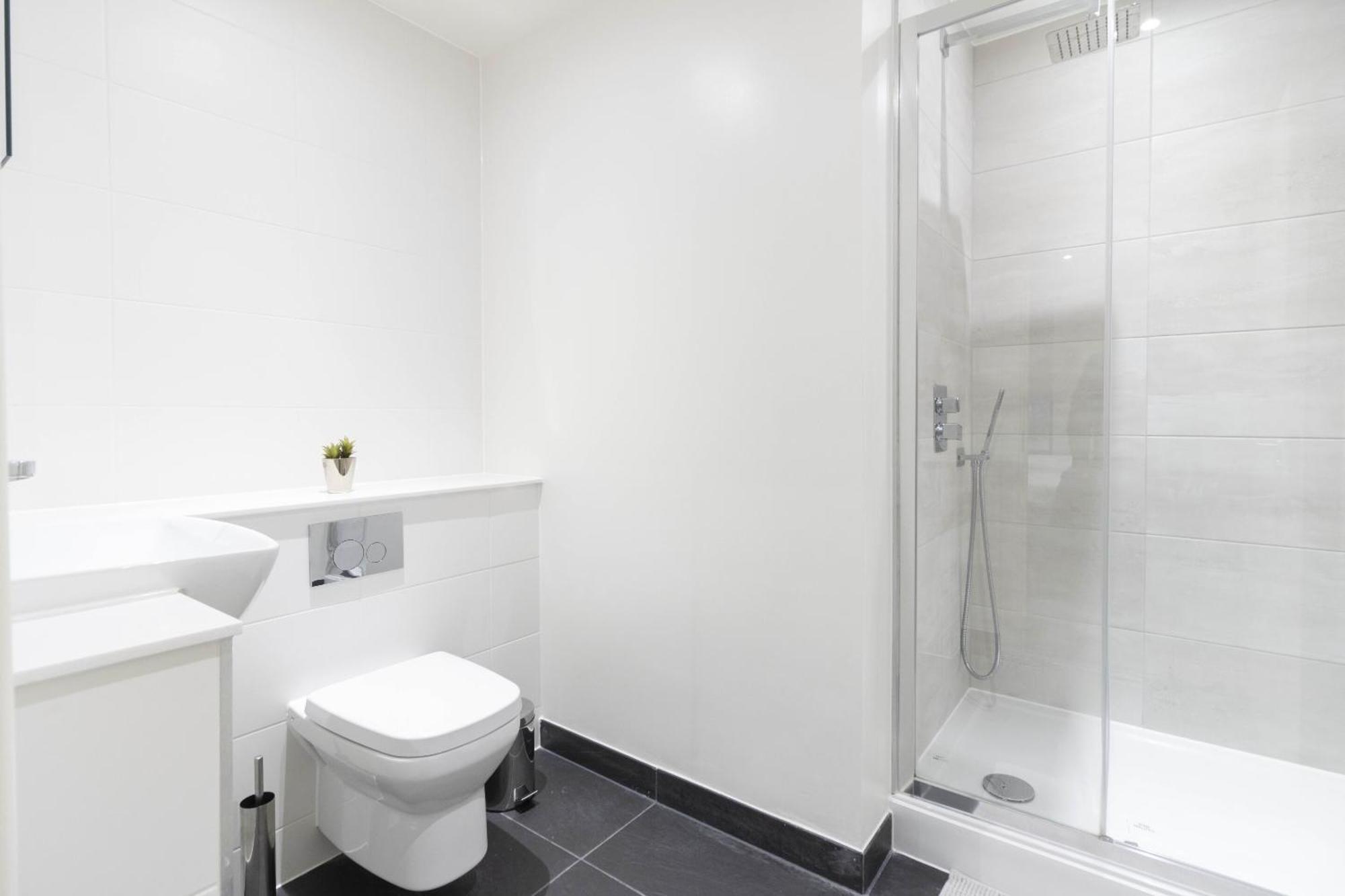 Linacre 1&2 - One And Two Bed Flat Behind The Cathedral With Free Parking And Fast Wifi Apartment Ексетър Стая снимка