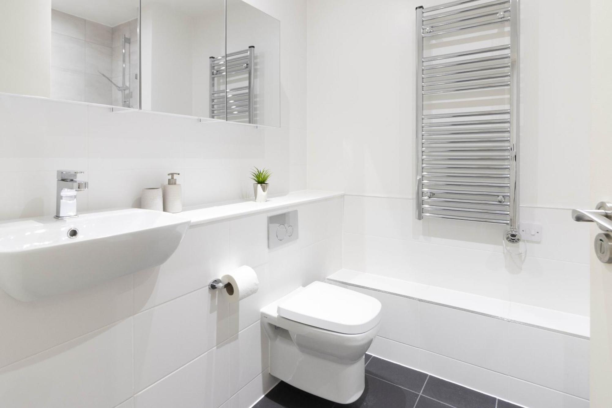 Linacre 1&2 - One And Two Bed Flat Behind The Cathedral With Free Parking And Fast Wifi Apartment Ексетър Стая снимка