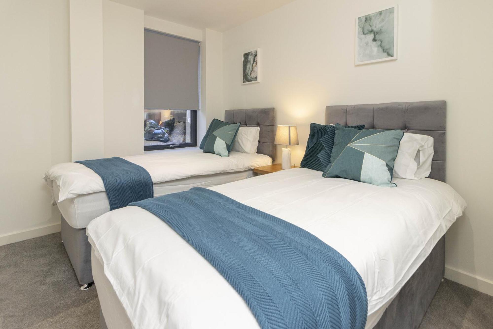 Linacre 1&2 - One And Two Bed Flat Behind The Cathedral With Free Parking And Fast Wifi Apartment Ексетър Стая снимка